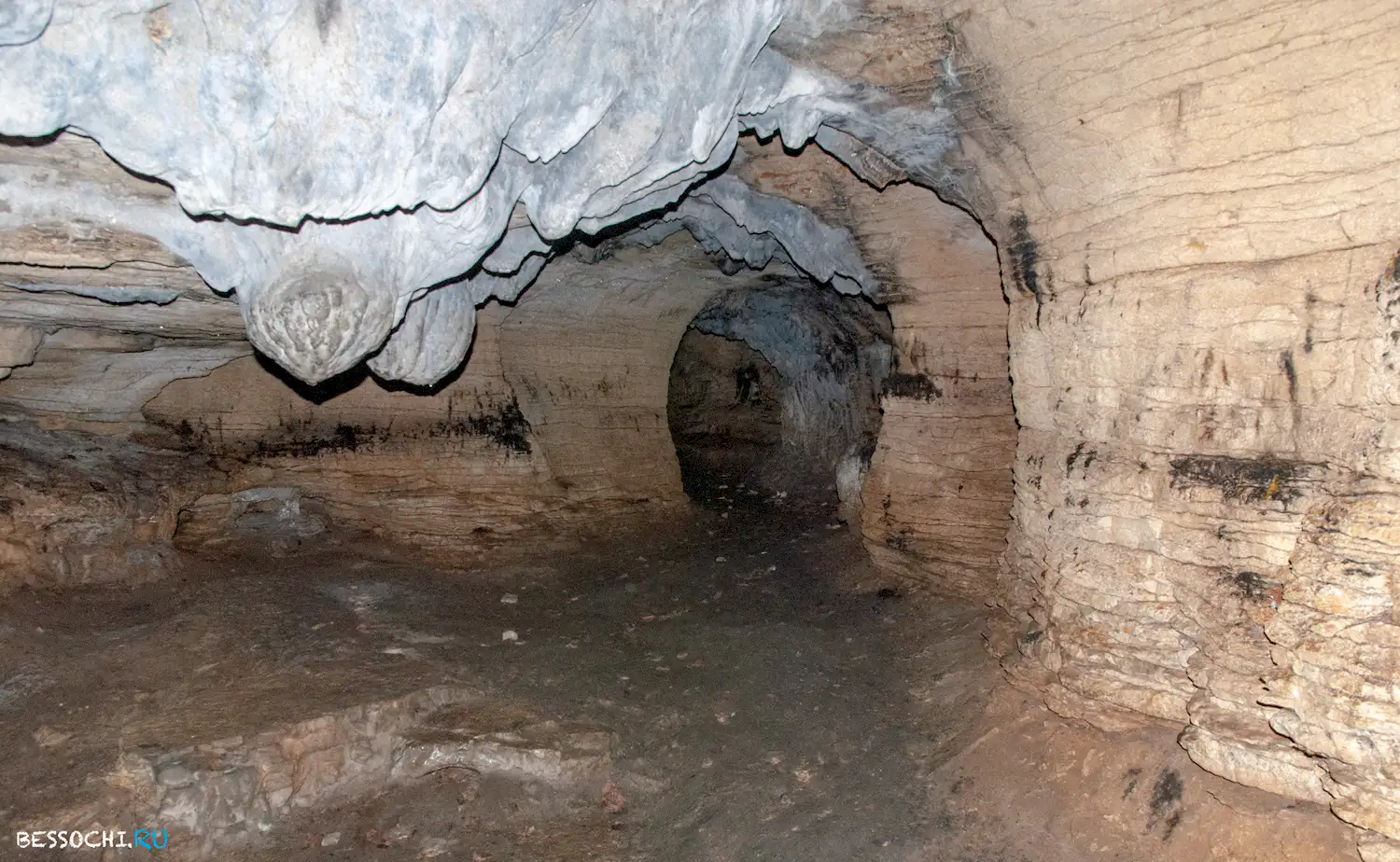 пещера Широкопокоссная