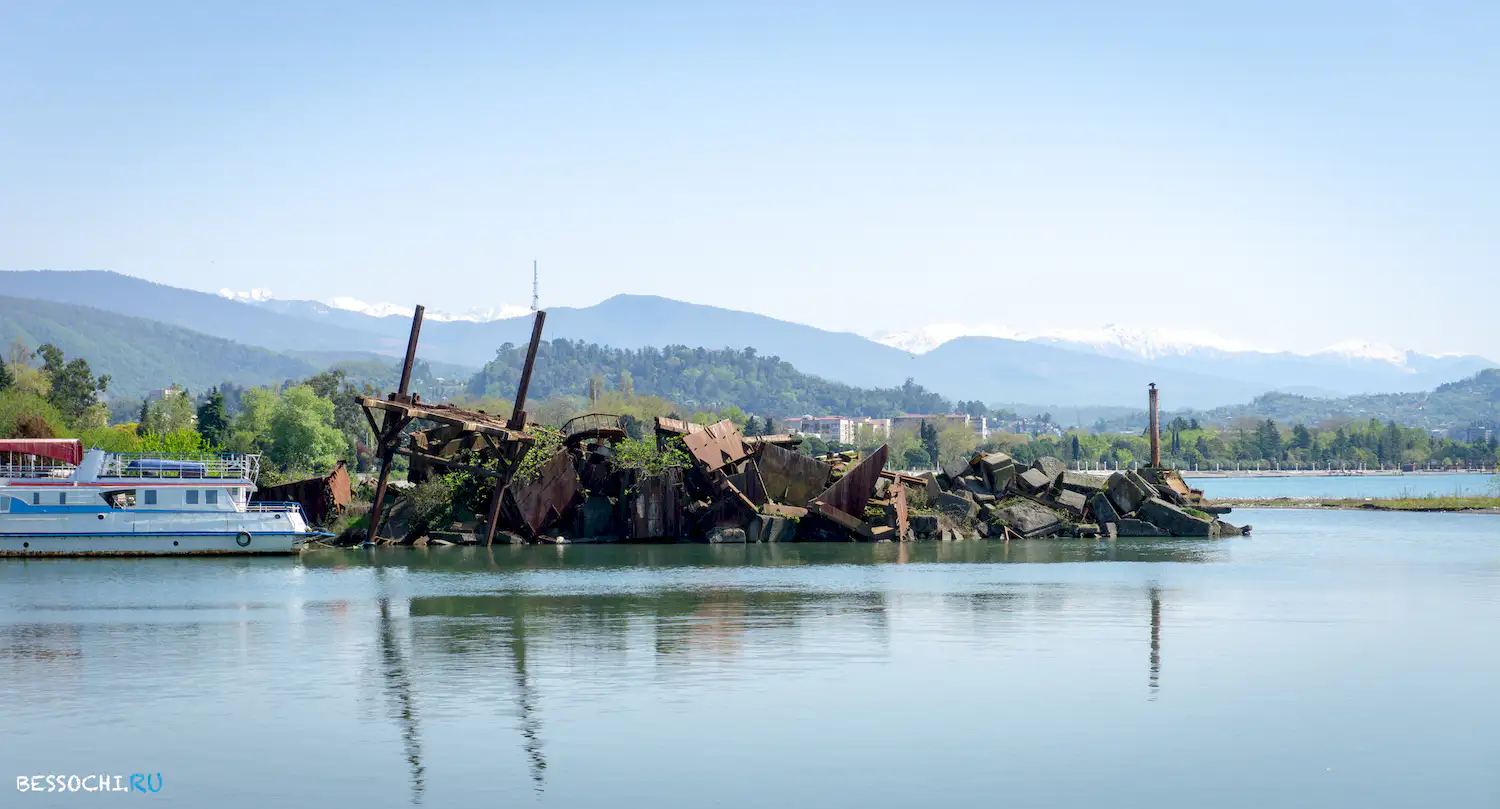 Сухумский порт