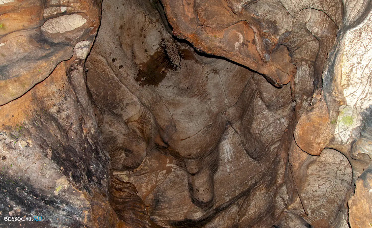 Ахштырская пещера