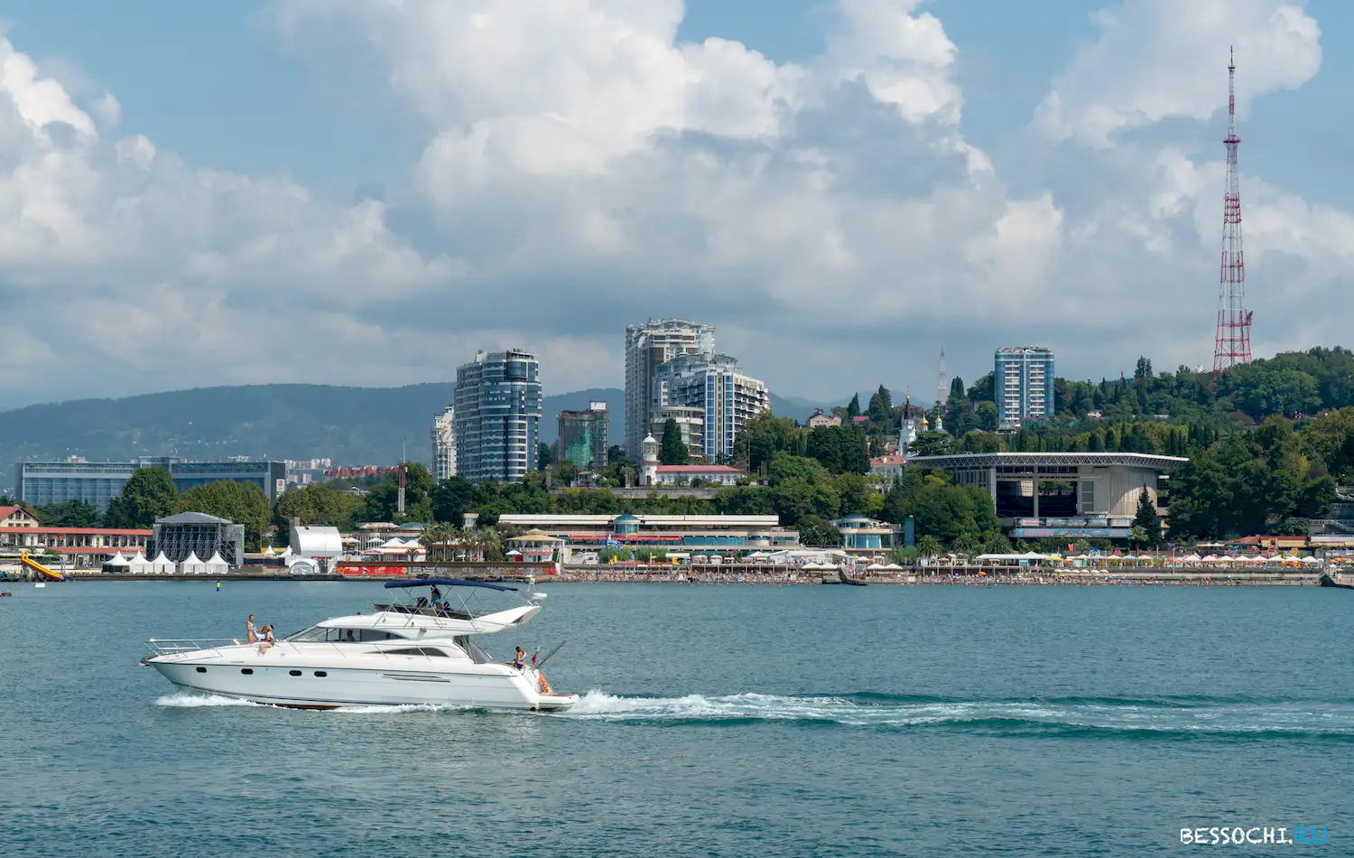 Теплоход Дагомыс