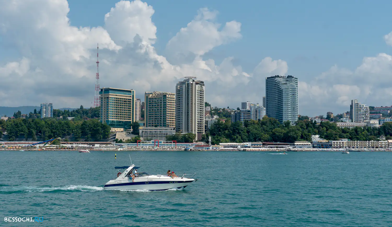 Теплоход Дагомыс