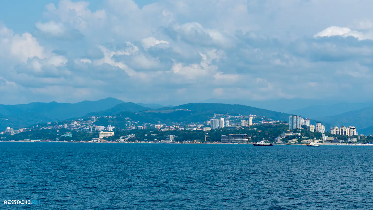 Теплоход Дагомыс