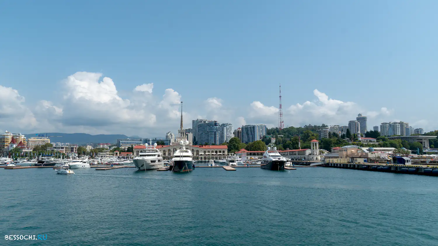 Теплоход Дагомыс