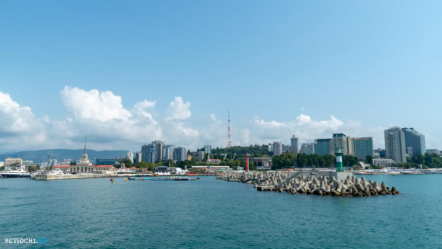 Теплоход Дагомыс