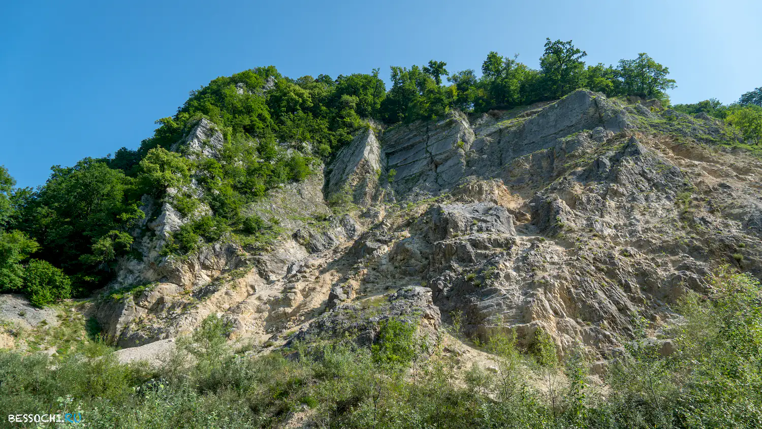 село Монастырь