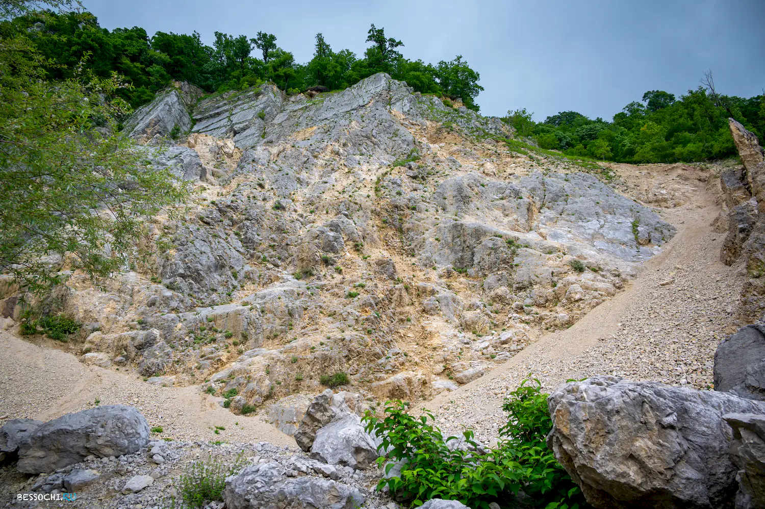 село Монастырь