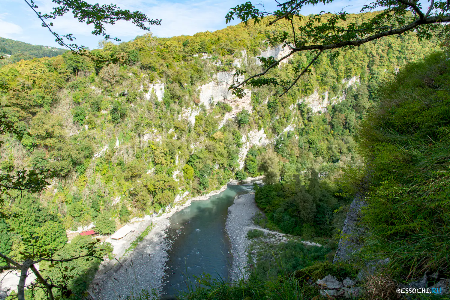 Ахштырское ущелье