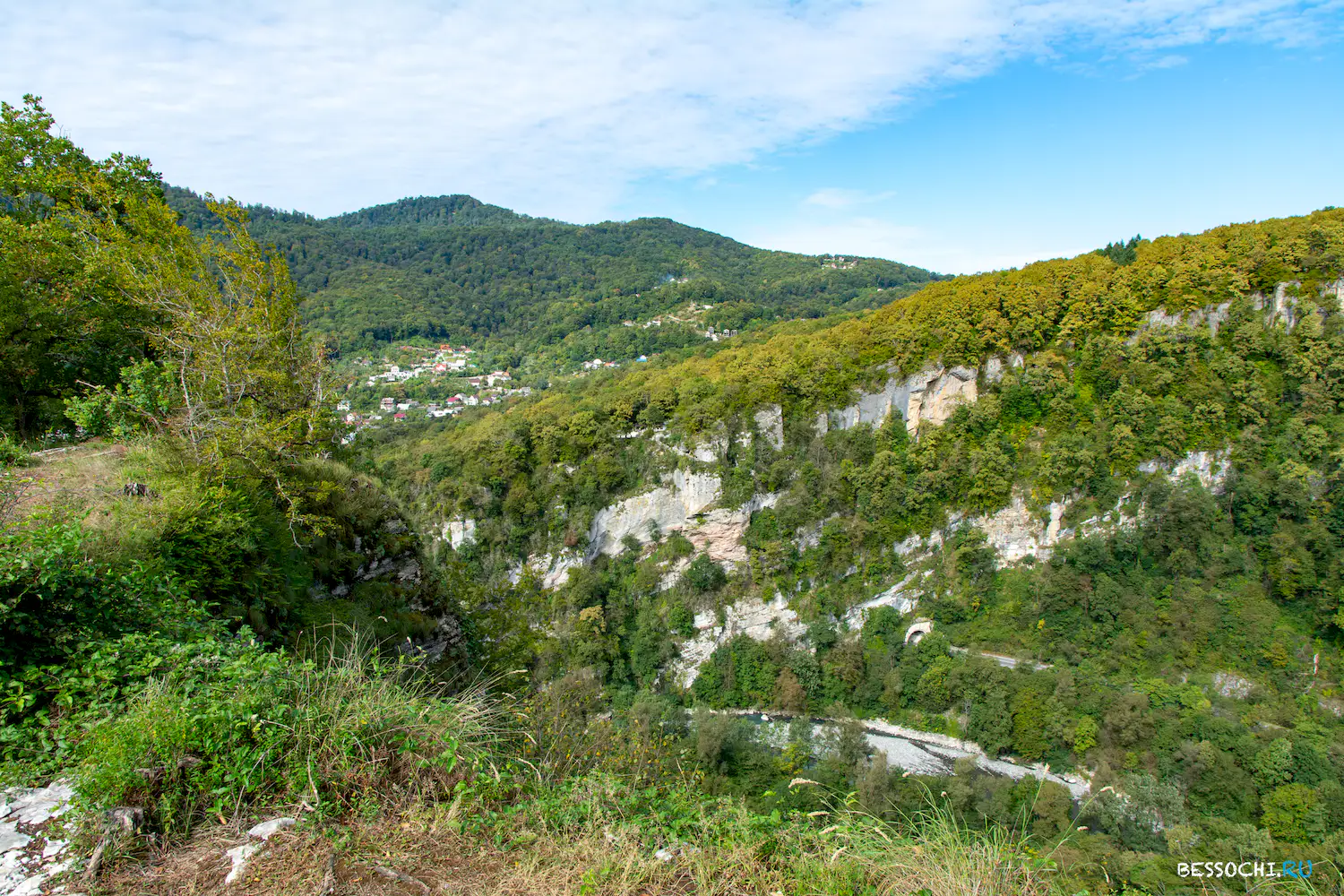 Ахштырское ущелье