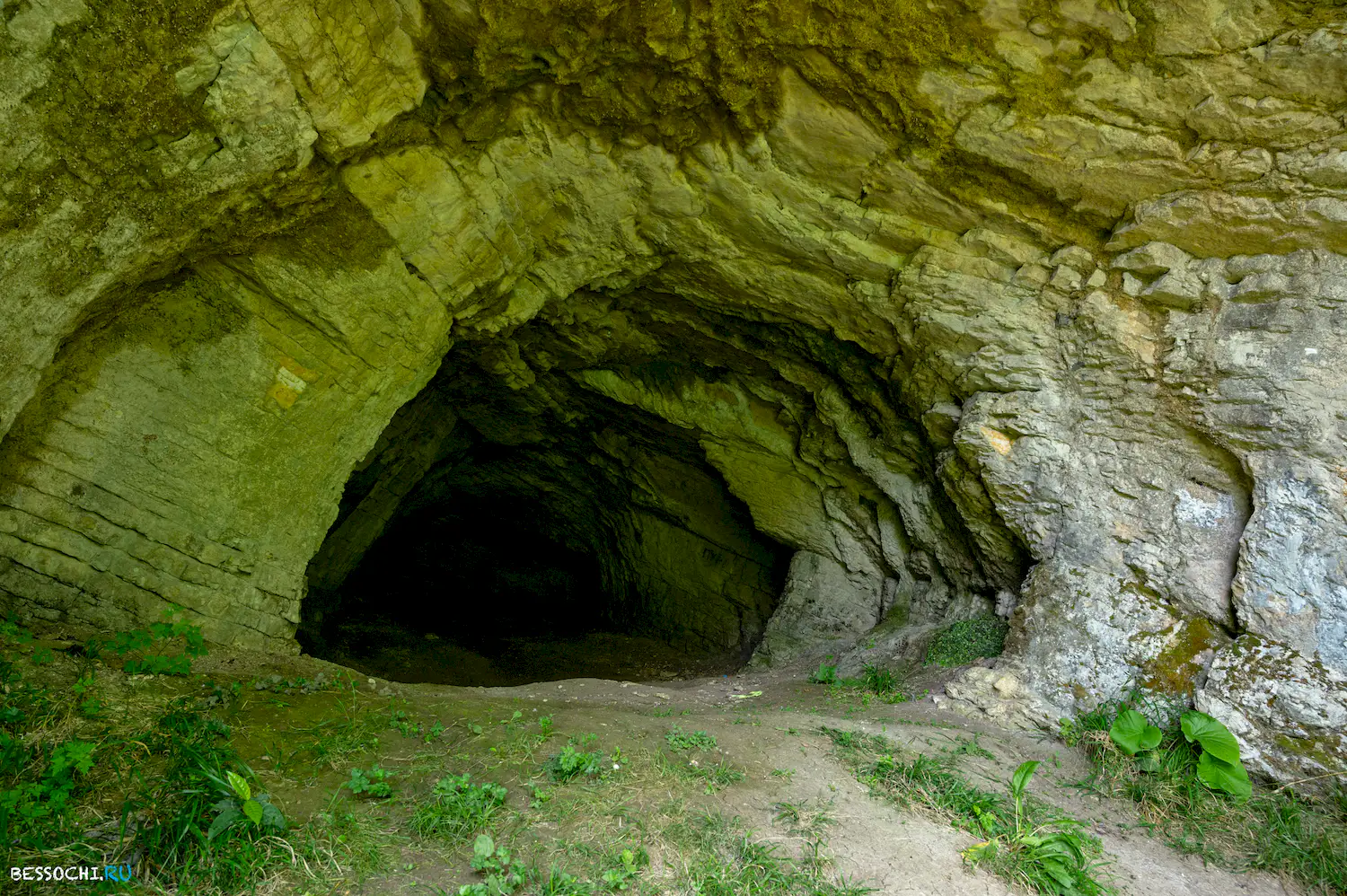 Навалищенская пещера