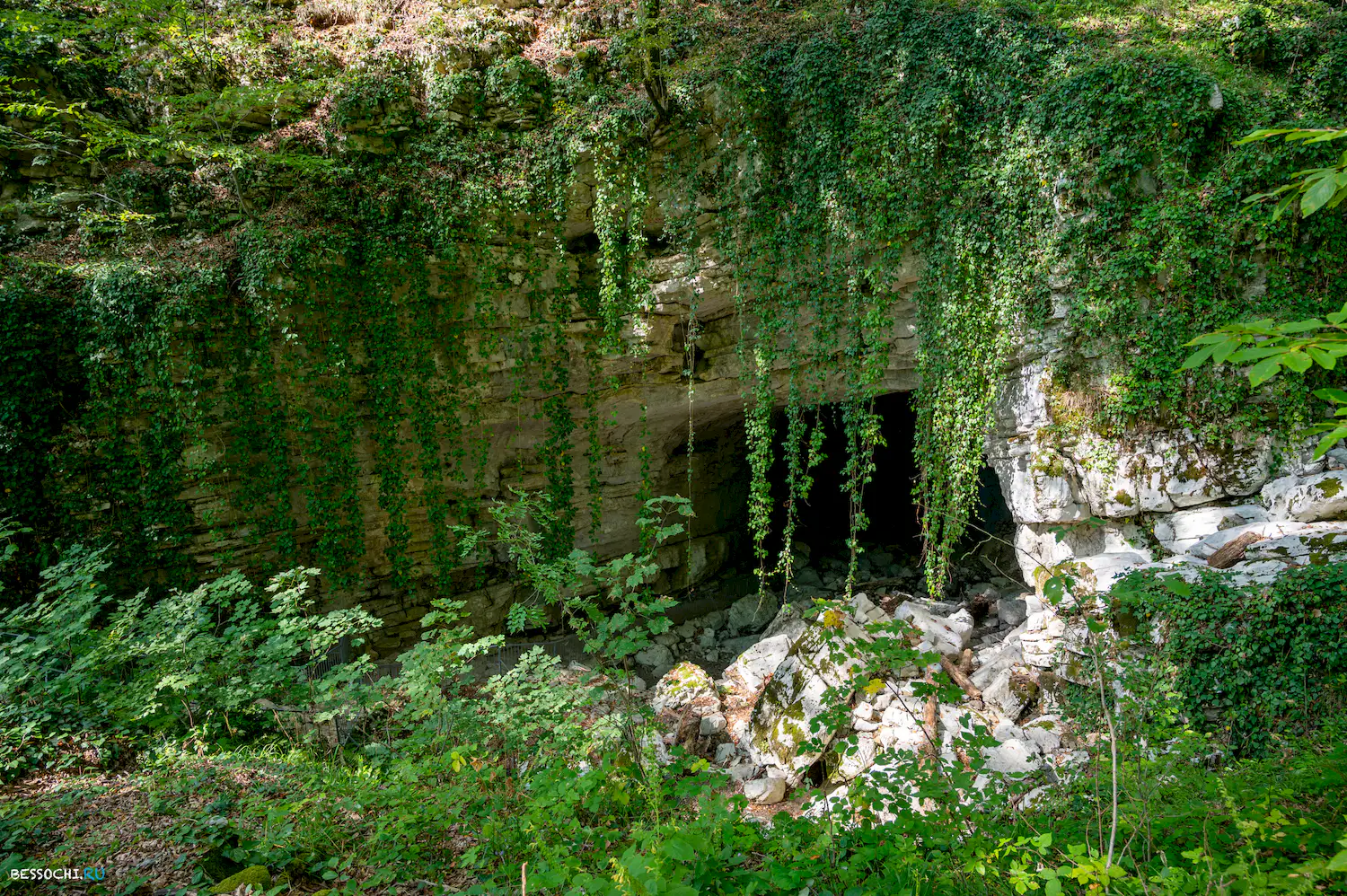 Воронцовские пещеры